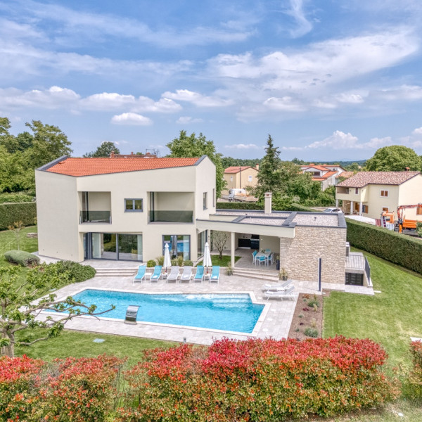 Villa Nada,  Tinjan